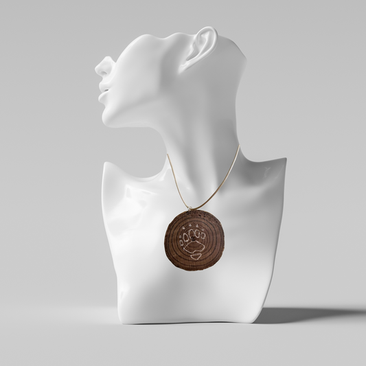 Collier gravé sur bois - motifs divers